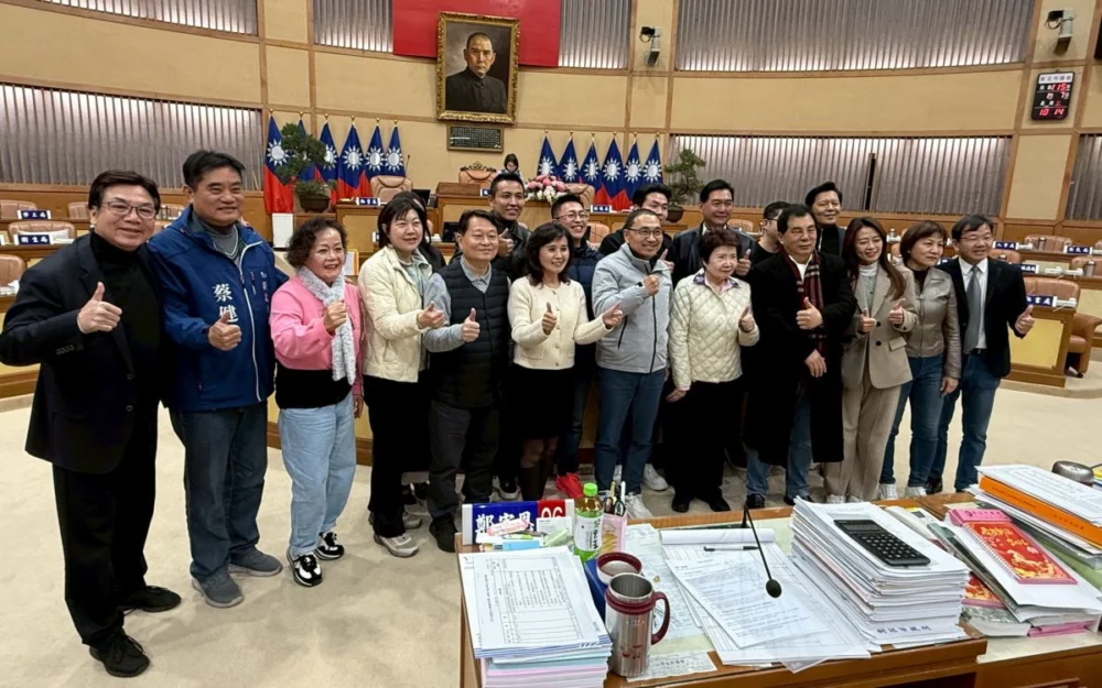 新北115年總預算過關 朝野攻防聚焦敬老卡與學童福利