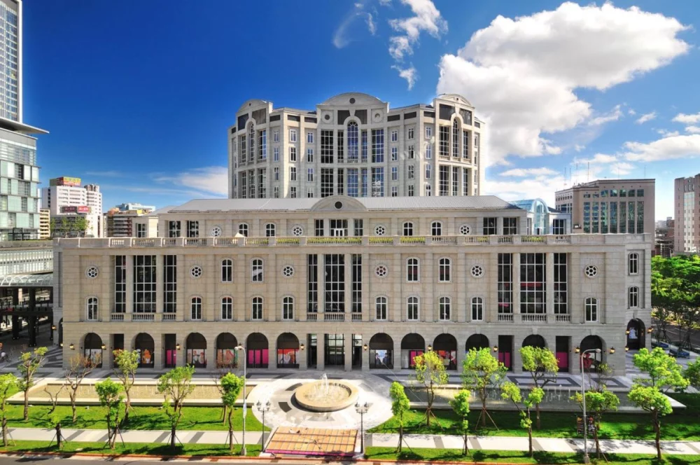 圖/信義計畫區 BELLAVITA 百貨-核心商業地標,利晉以實戰,完成城市關鍵工程。(創意家行銷提供)