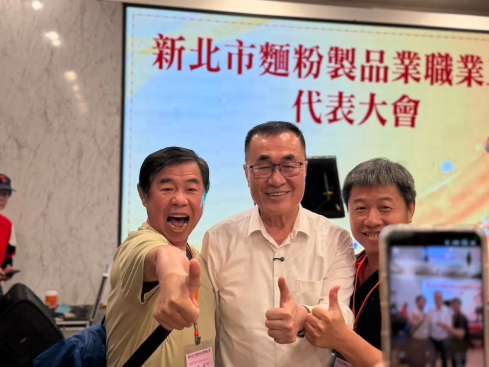 新北市長民調拉鋸　李四川微幅領先蘇巧慧適任度反超